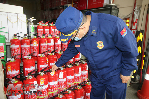 嚴管消防產品 筑牢安全防線——綿陽消防深入銷售點開展產品質量監管專項行動